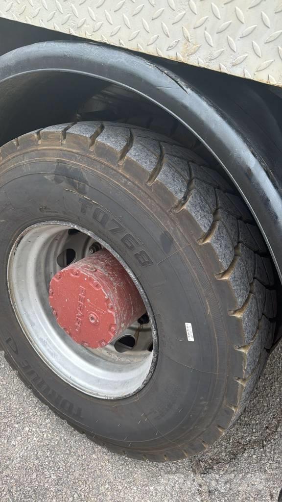  BOMBA HORMIGON Autopompe per calcestruzzo