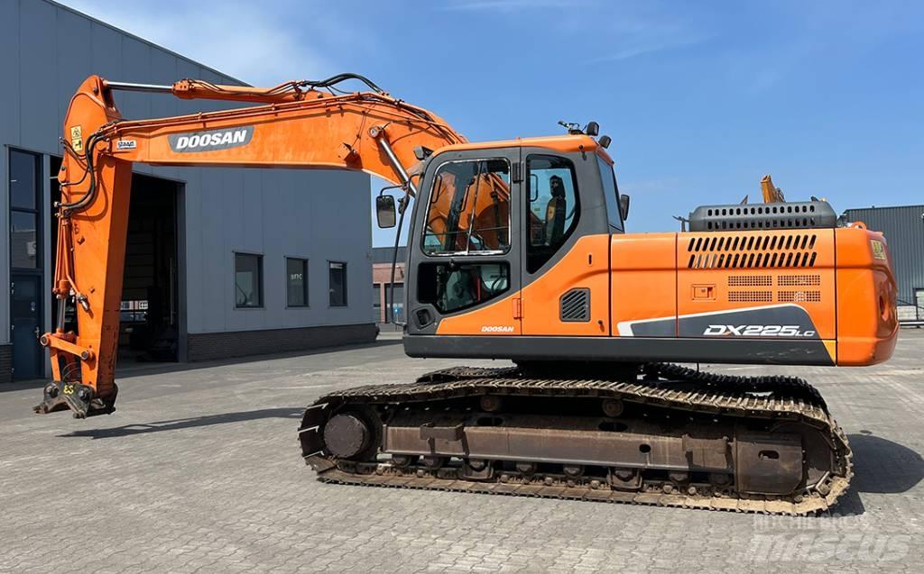 Doosan DX 225 LC-3 Escavatori cingolati