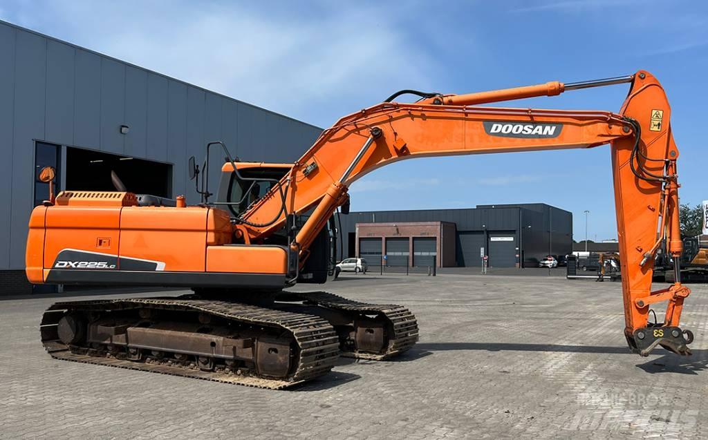 Doosan DX 225 LC-3 Escavatori cingolati