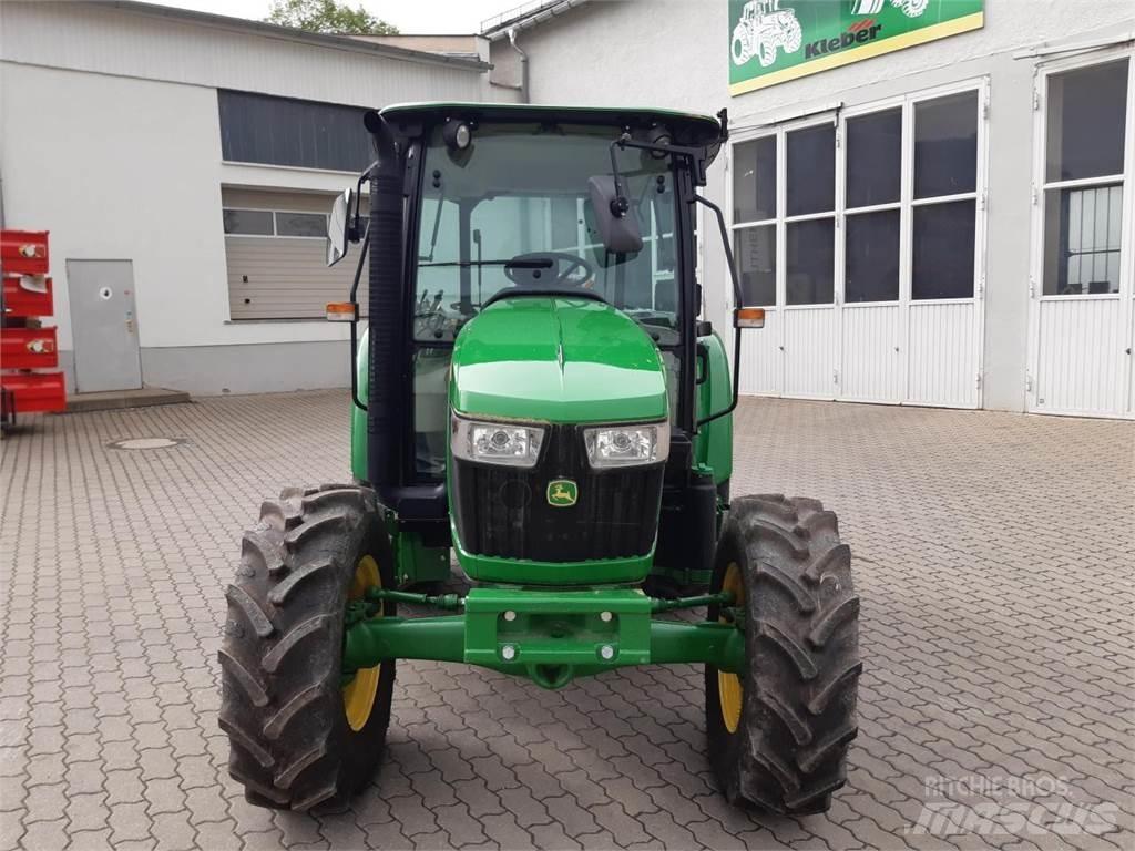 John Deere 5058E Trattori