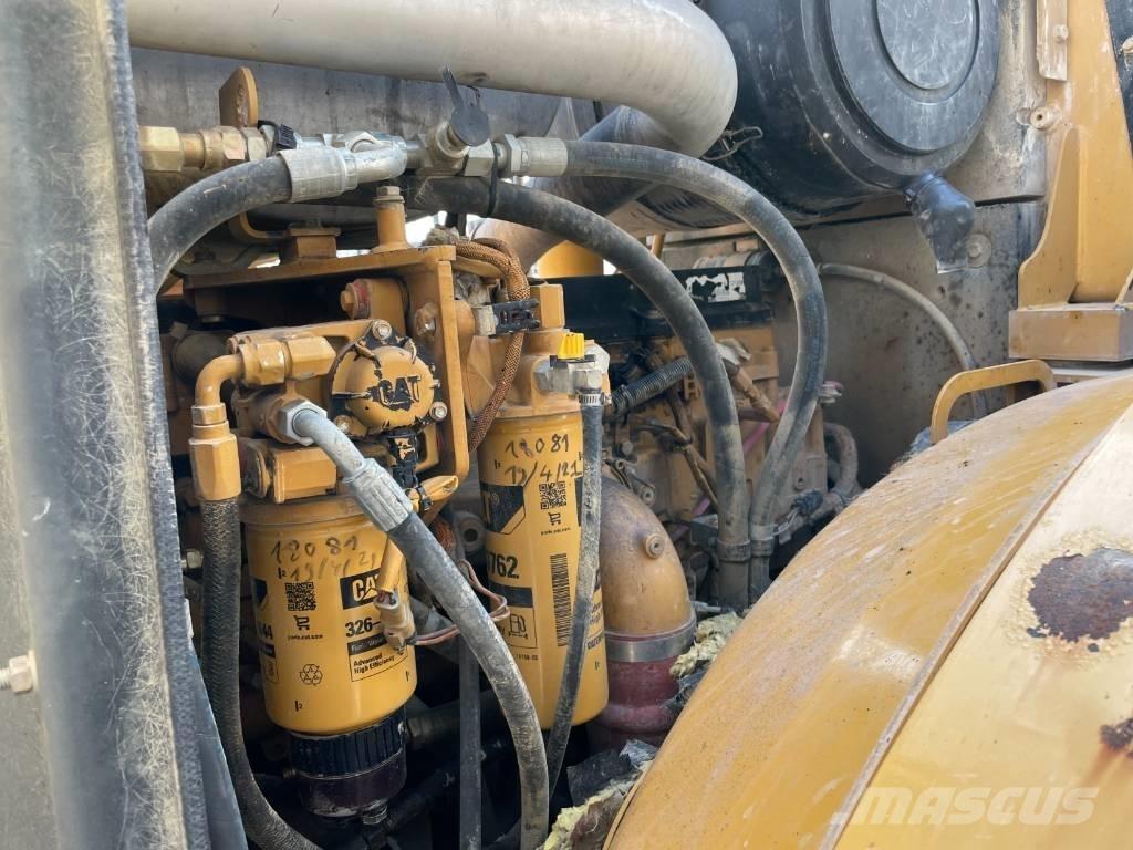 CAT 966H Pale gommate