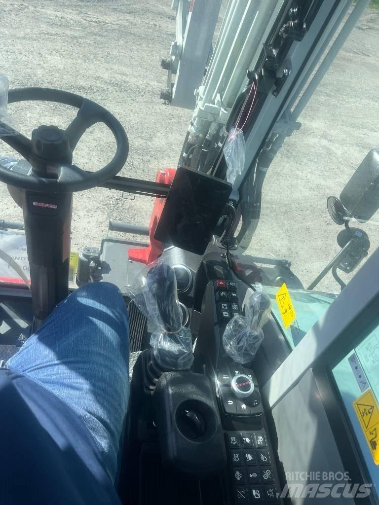 Takeuchi TB 370 W Escavatori gommati