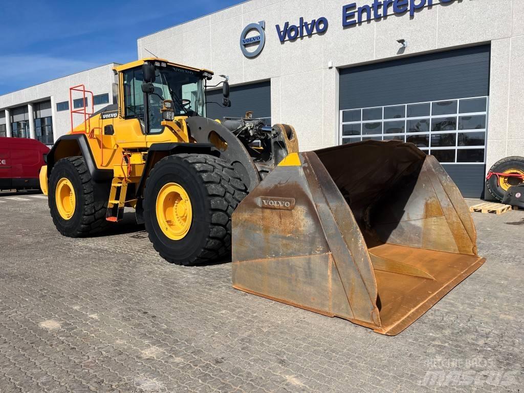 Volvo L260H Pale gommate