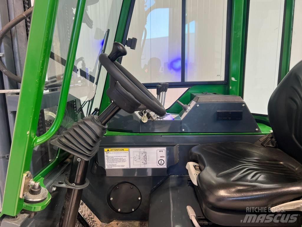 Combilift CBE2500 Carrello elevatore retrattile a 4 vie