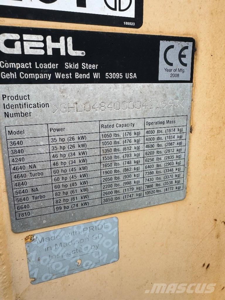 Gehl 4840 Mini Pale Gommate