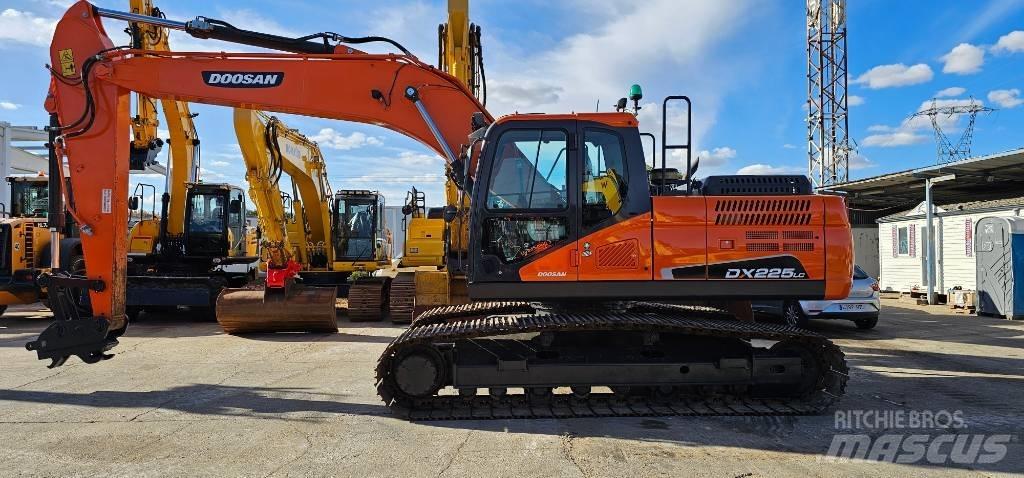 Doosan DX 225 Escavatori cingolati