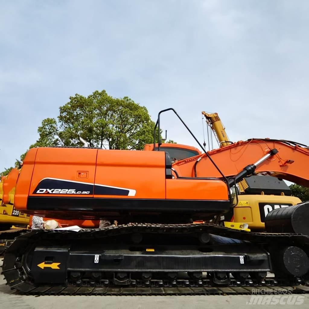 Doosan DX 225 LC Escavatori cingolati