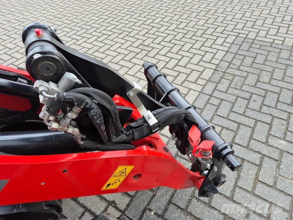 Manitou MLA 3-25 H Mini pale