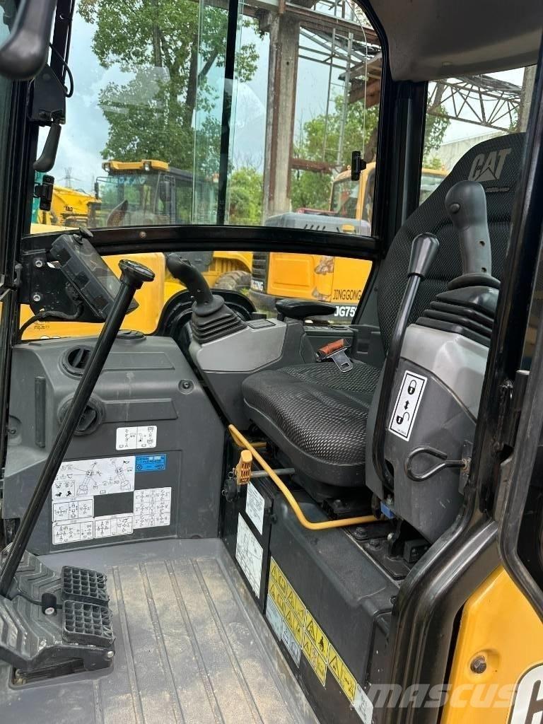 CAT 302 Miniescavatori