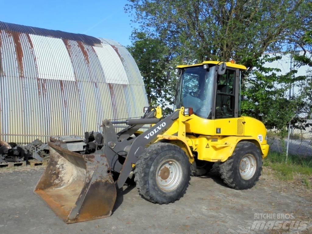 Volvo L 30 B-Z/X Pale gommate