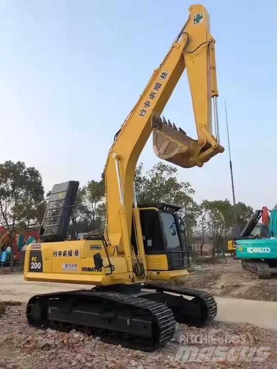 Komatsu PC200-8 Escavatori cingolati
