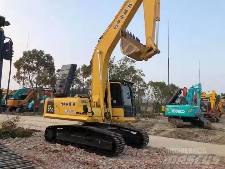 Komatsu PC200-8 Escavatori cingolati