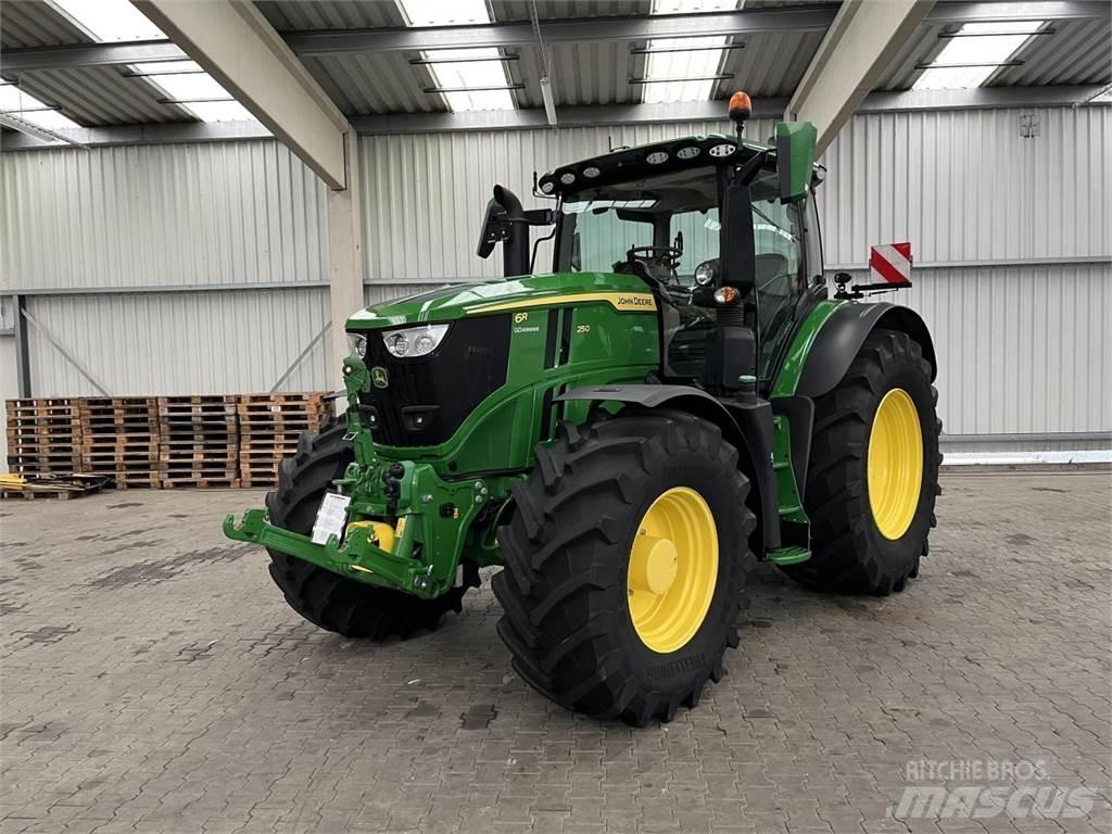 John Deere 6R 250 Trattori
