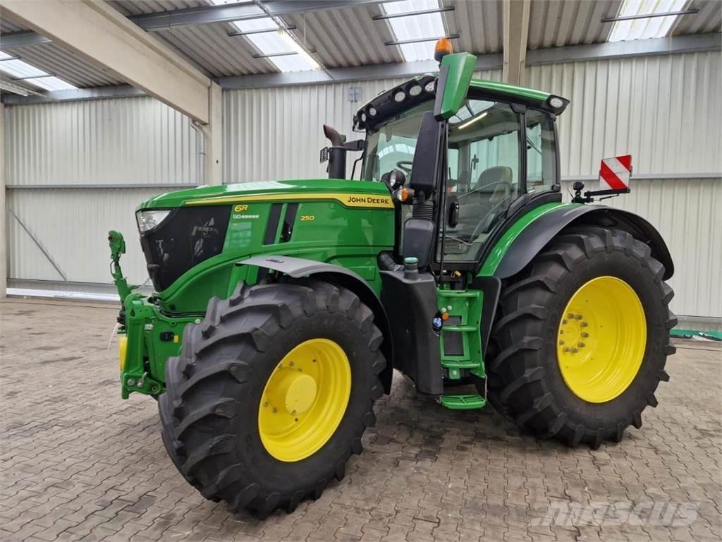 John Deere 6R 250 Trattori