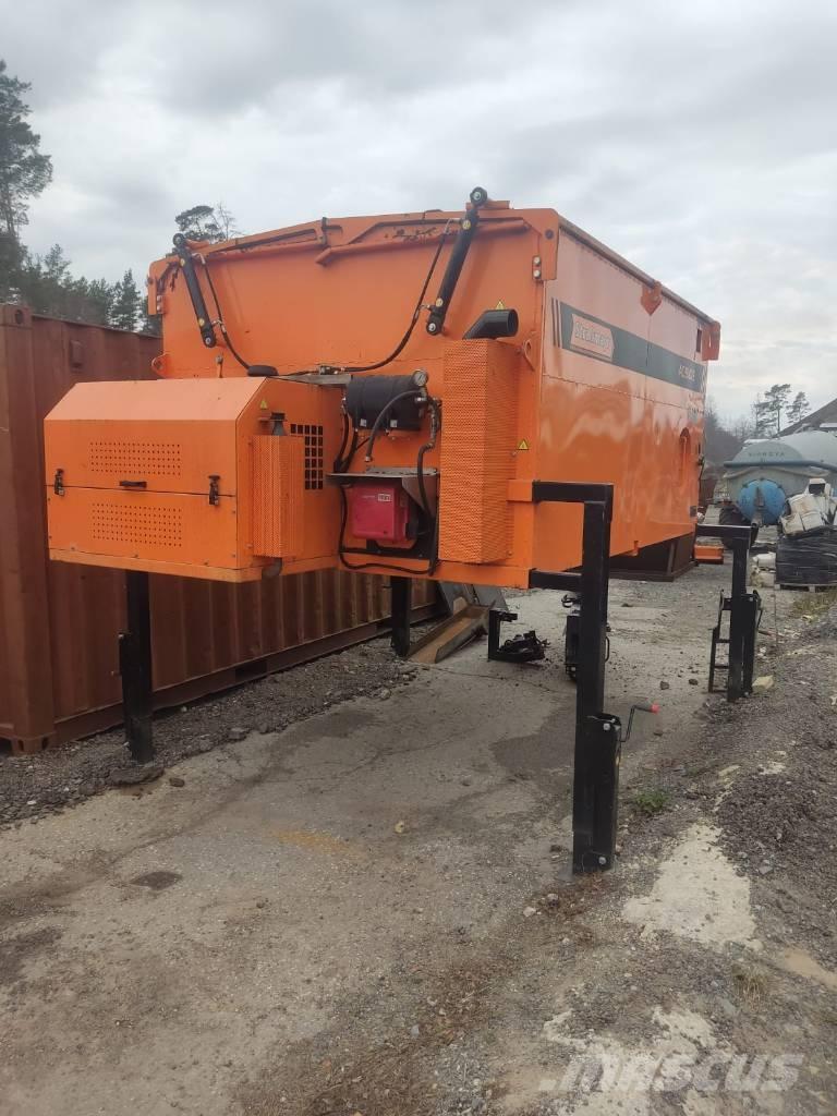 Strassmayr AC 9000 E Contenitori termici d'asfalto