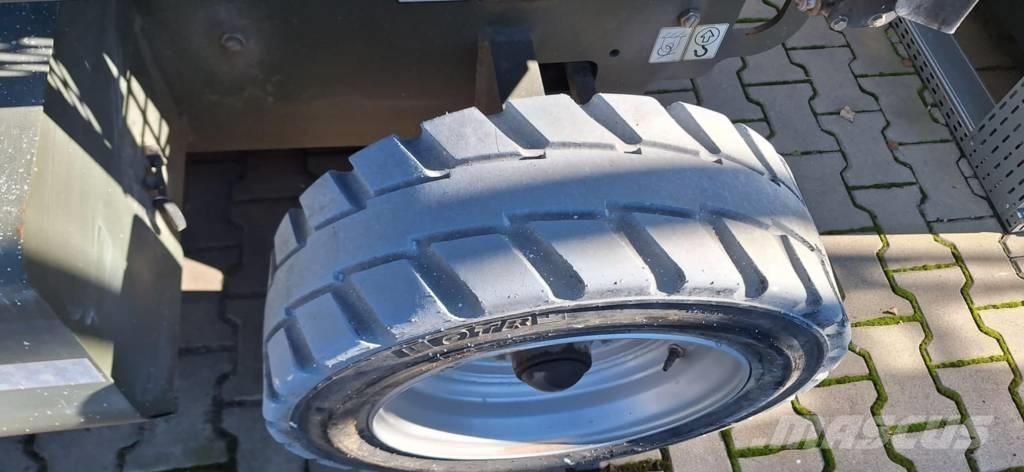 JLG M 3369 Piattaforme a pantografo