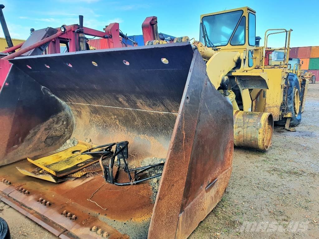 CAT 988 F II Pale gommate