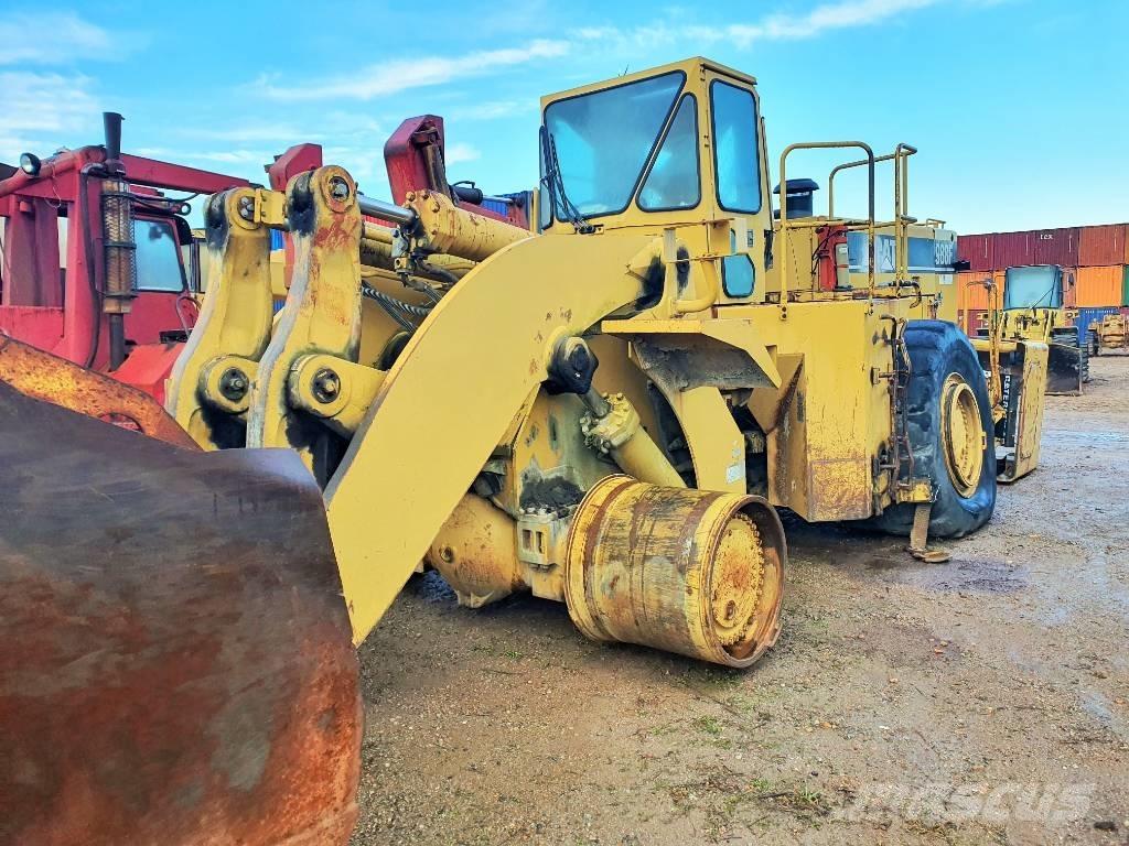 CAT 988 F II Pale gommate