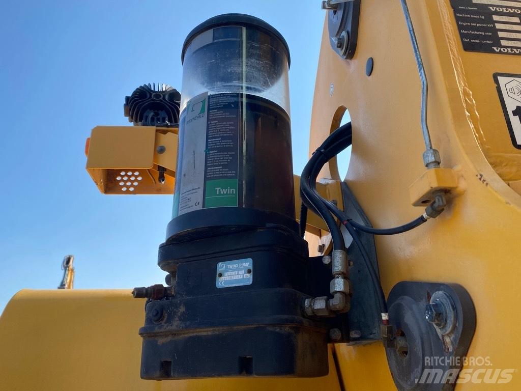 Volvo L 150 G Pale gommate