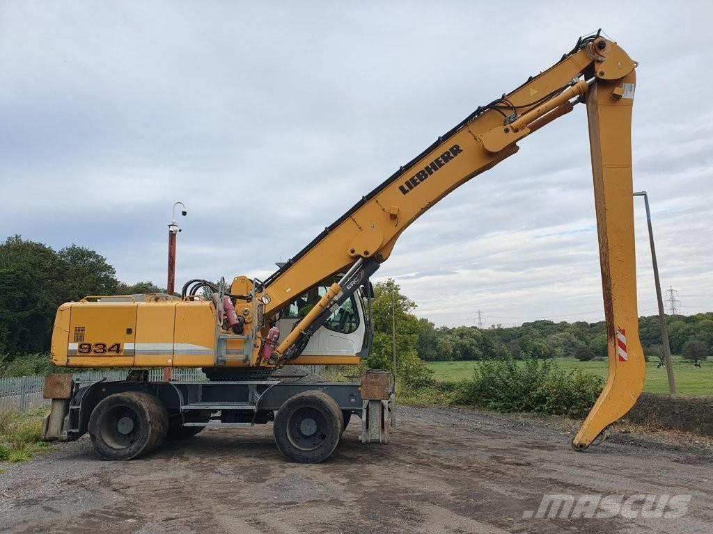 Liebherr A 934 C Movimentazione rifiuti