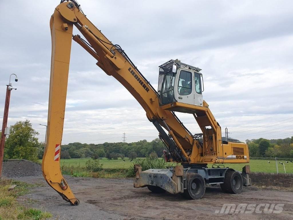 Liebherr A 934 C Movimentazione rifiuti