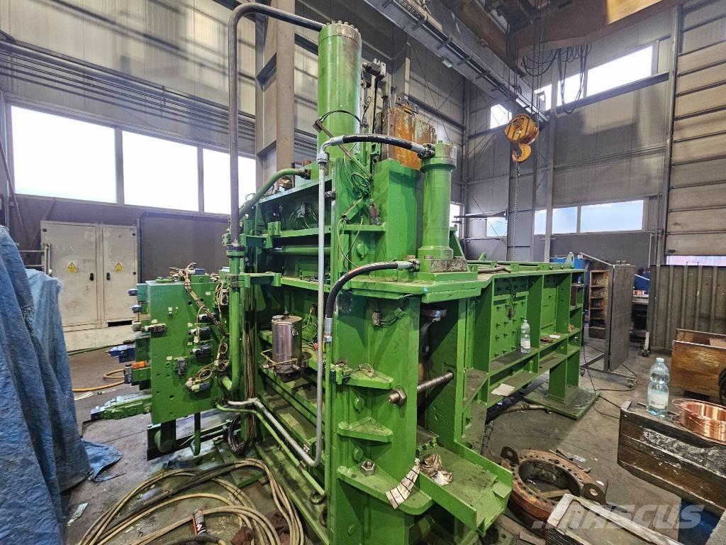  Henschel 30 x 30 Presse industriali