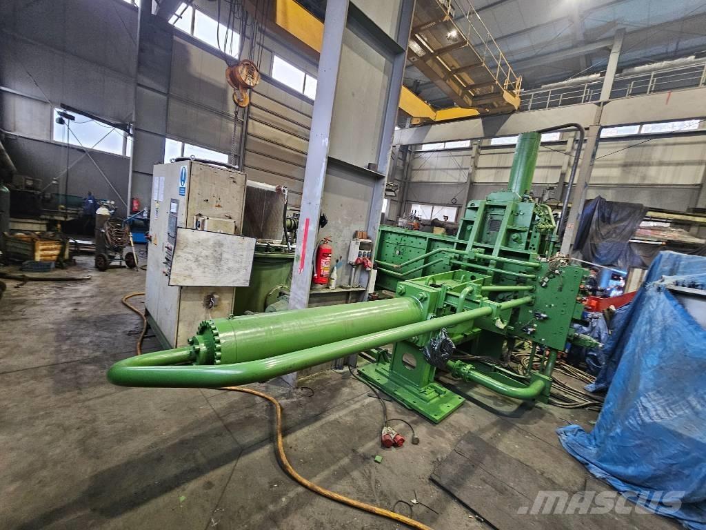  Henschel 30 x 30 Presse industriali