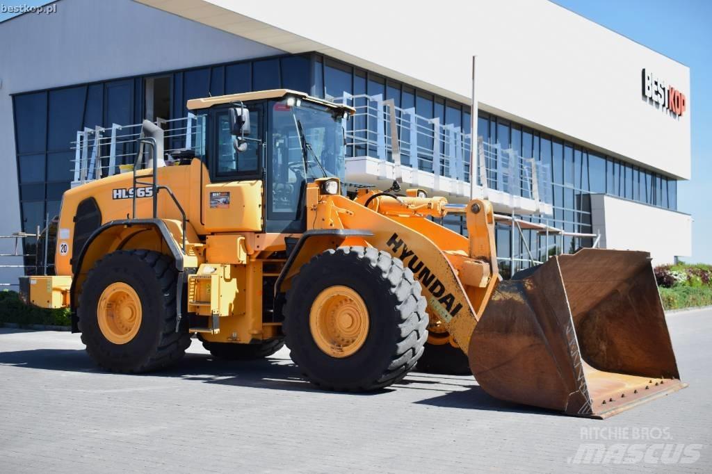 Hyundai HL 965 Pale gommate