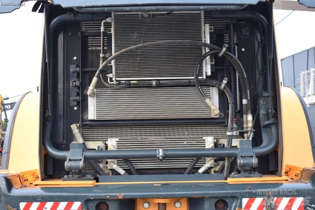 Hyundai HL 965 Pale gommate