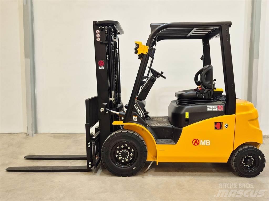  EFL253 Carrelli elevatori elettrici