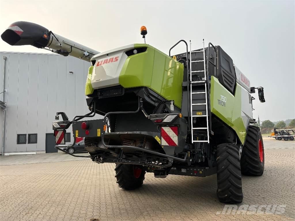CLAAS TRION 750 Mietitrebbiatrici
