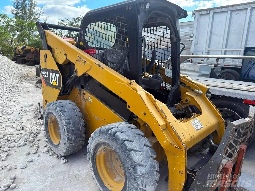 CAT 262 D Mini Pale Gommate