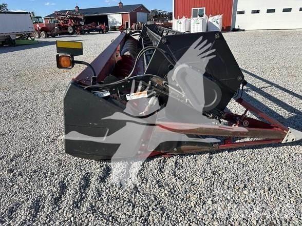 Case IH 1020 Testate per mietitrebbie