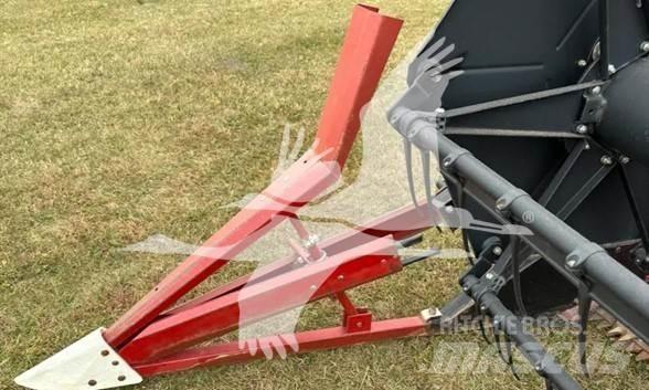 Case IH 1020 Testate per mietitrebbie