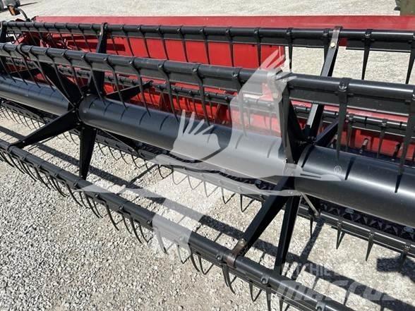 Case IH 1020 Testate per mietitrebbie