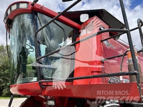 Case IH 2588 Mietitrebbiatrici