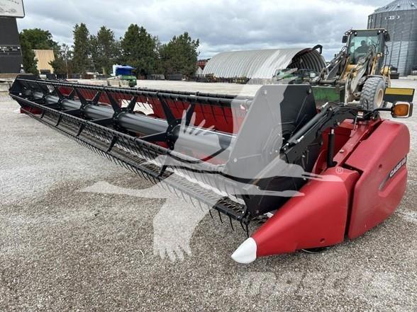 Case IH 3020 Testate per mietitrebbie