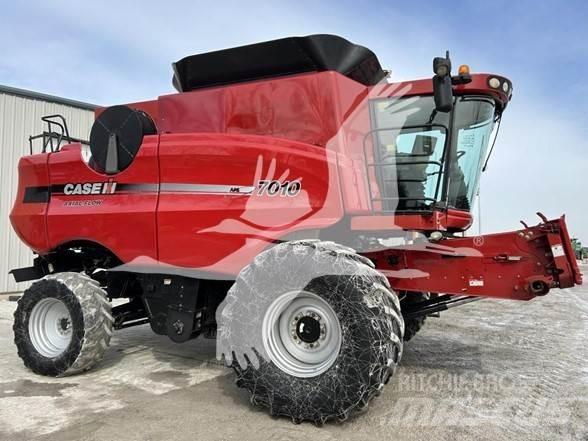Case IH 7010 Mietitrebbiatrici