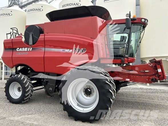 Case IH 7010 Mietitrebbiatrici