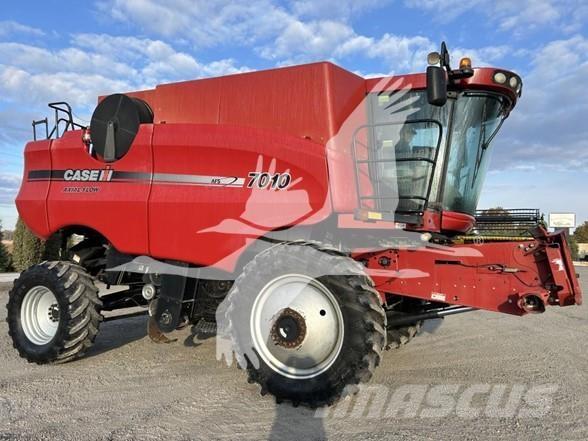 Case IH 7010 Mietitrebbiatrici