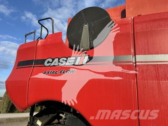 Case IH 7010 Mietitrebbiatrici