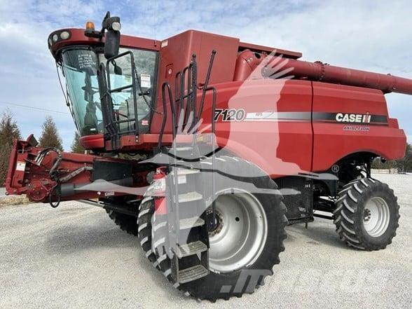 Case IH 7120 Mietitrebbiatrici