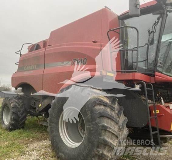 Case IH 7140 Mietitrebbiatrici