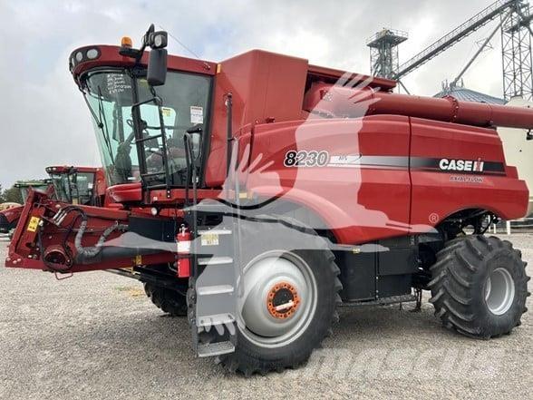 Case IH 8230 Mietitrebbiatrici