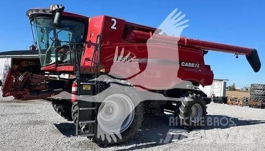 Case IH 8240 Mietitrebbiatrici