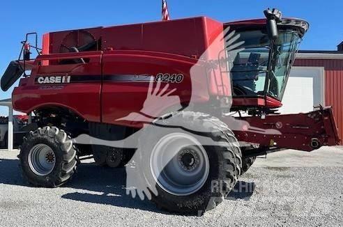 Case IH 8240 Mietitrebbiatrici