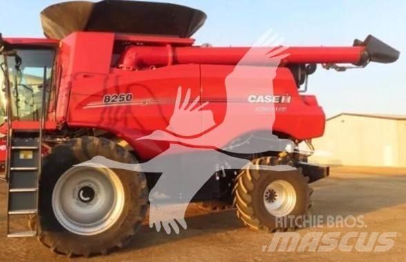 Case IH 8250 Mietitrebbiatrici