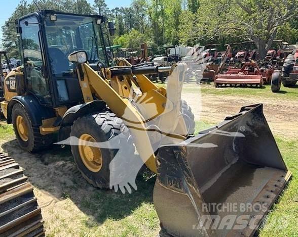 CAT 906M Pale gommate