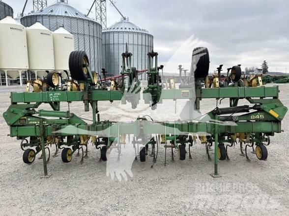 John Deere 845 Coltivatori a filari