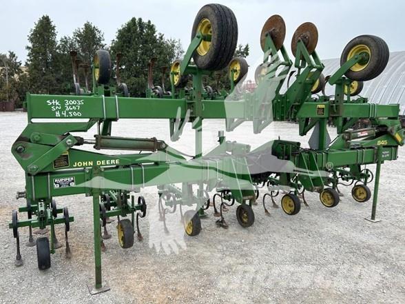 John Deere 845 Coltivatori a filari
